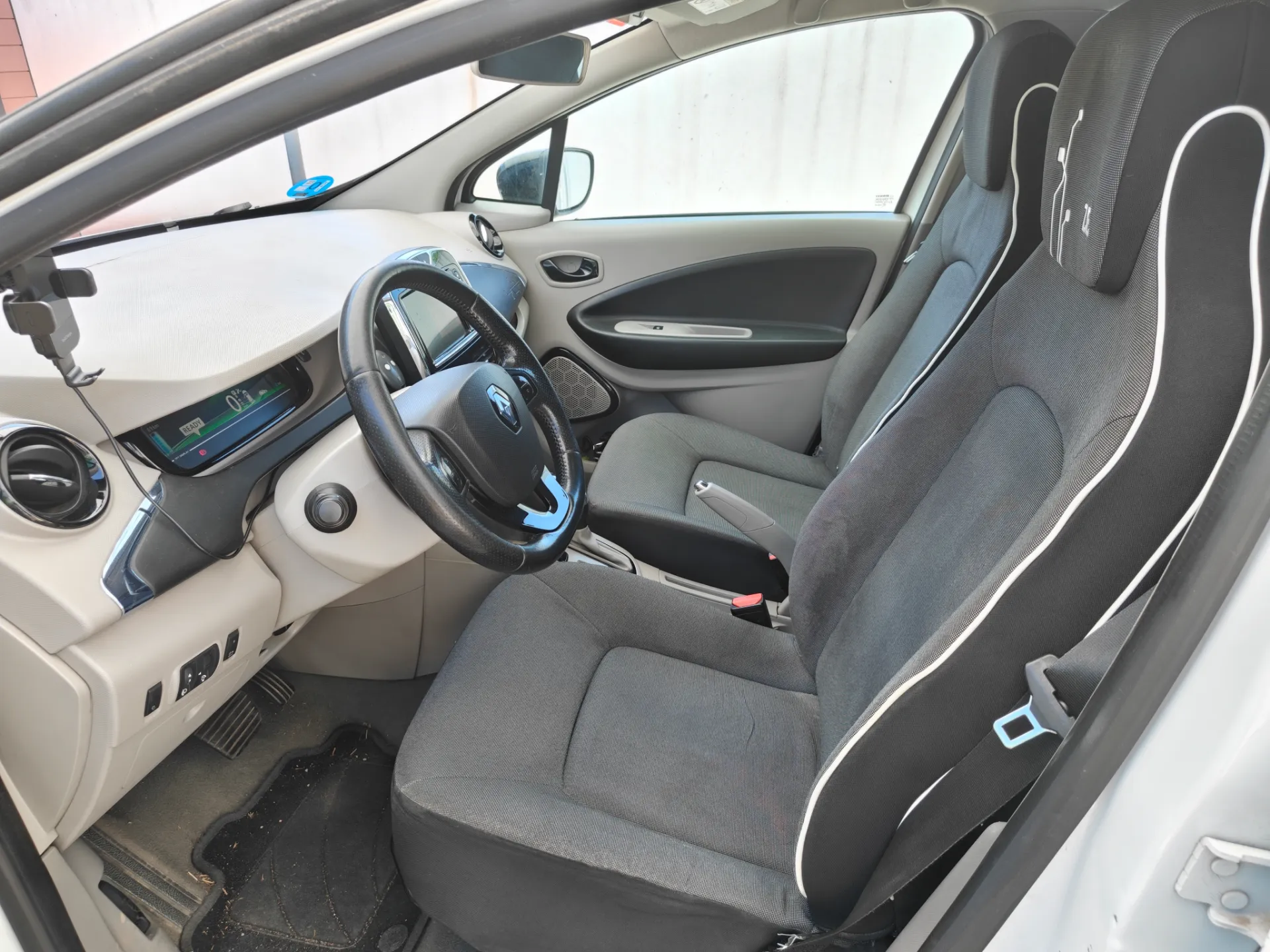 Renault Zoe Intens Q210 22 kWh (2014) — foto 19